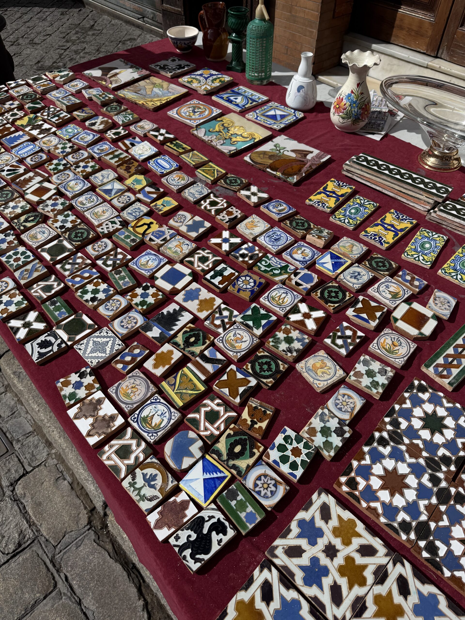 Mercadillo de los Jueves: Seville’s most colourful flea market