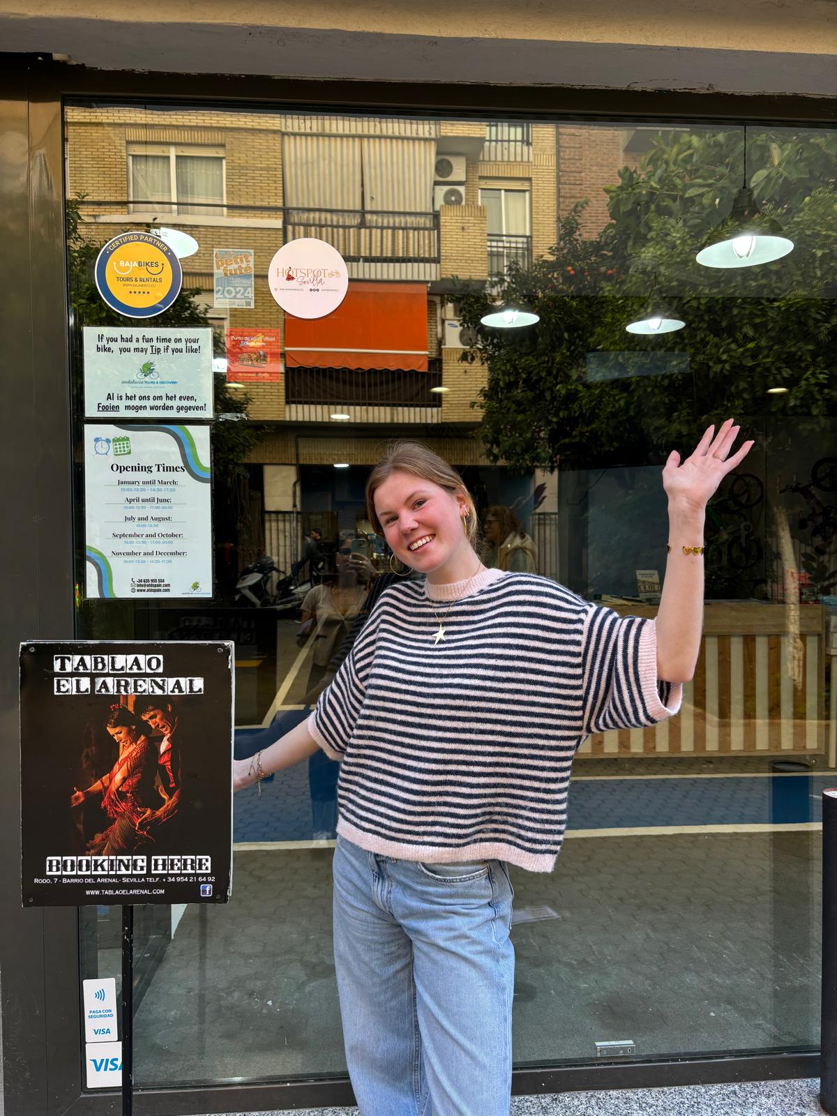 Permítanme presentarles a la nueva becaria de nuestro equipo